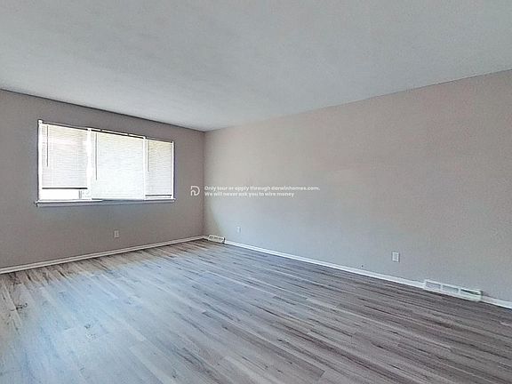 3rd image of 2324 N Delaware Ave