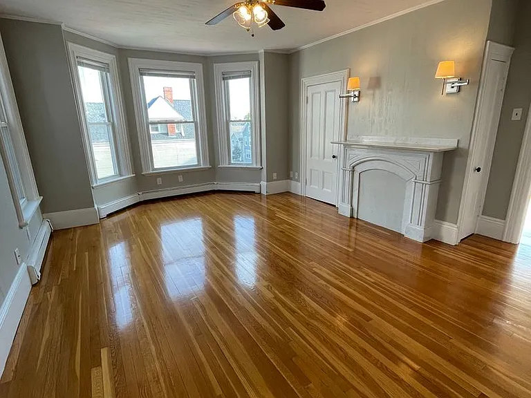37 Railroad Ave — Photo 6