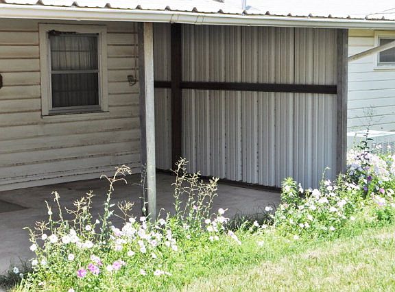 3rd image of 500 E Louisiana Ave