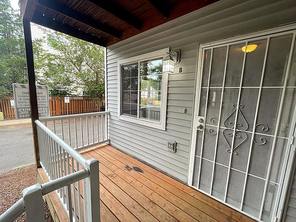 3rd image of 12923 NE Prescott Dr APT B