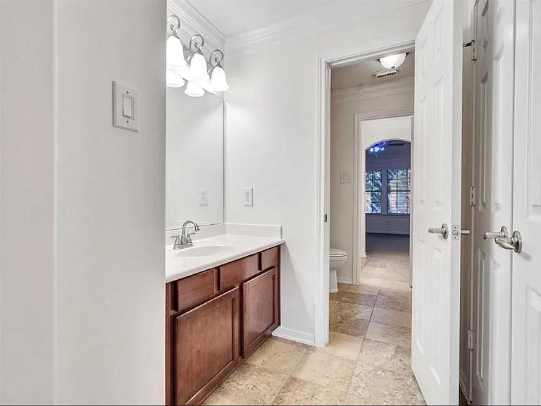 1904 Keswick Ct — Photo 24
