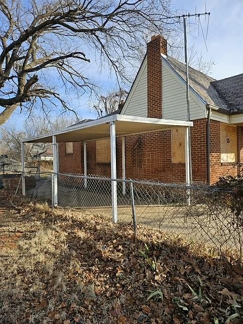 2nd image of 7 SE 31st St