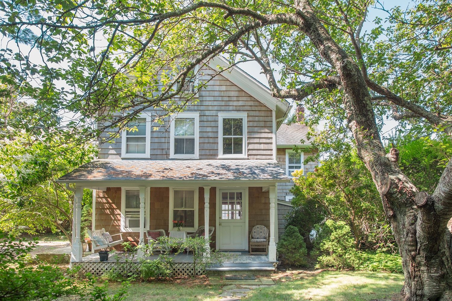 42 Atlantic Ave, Amagansett, NY 11930 Out East