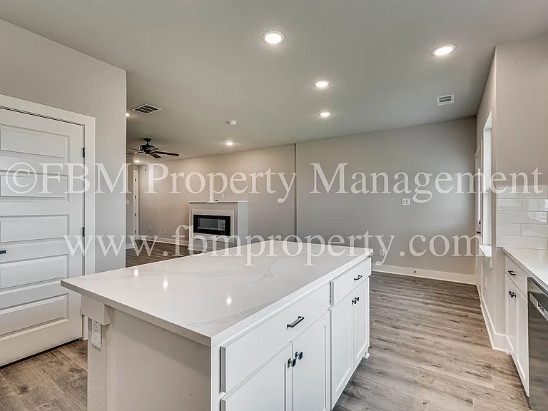 912 Cooksey Ct #B — Photo 8
