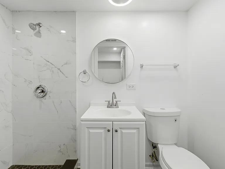 736 N Sawyer Ave #G — Photo 5