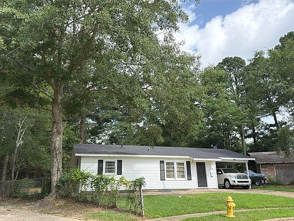 3rd image of 213 Mary Dr