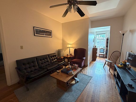 2nd image of 37 Egremont Rd APT 1