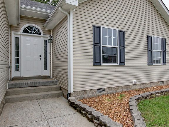 3rd image of 1676 Parkside Dr