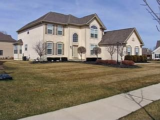 1st image of 8145 Summerhouse Dr W