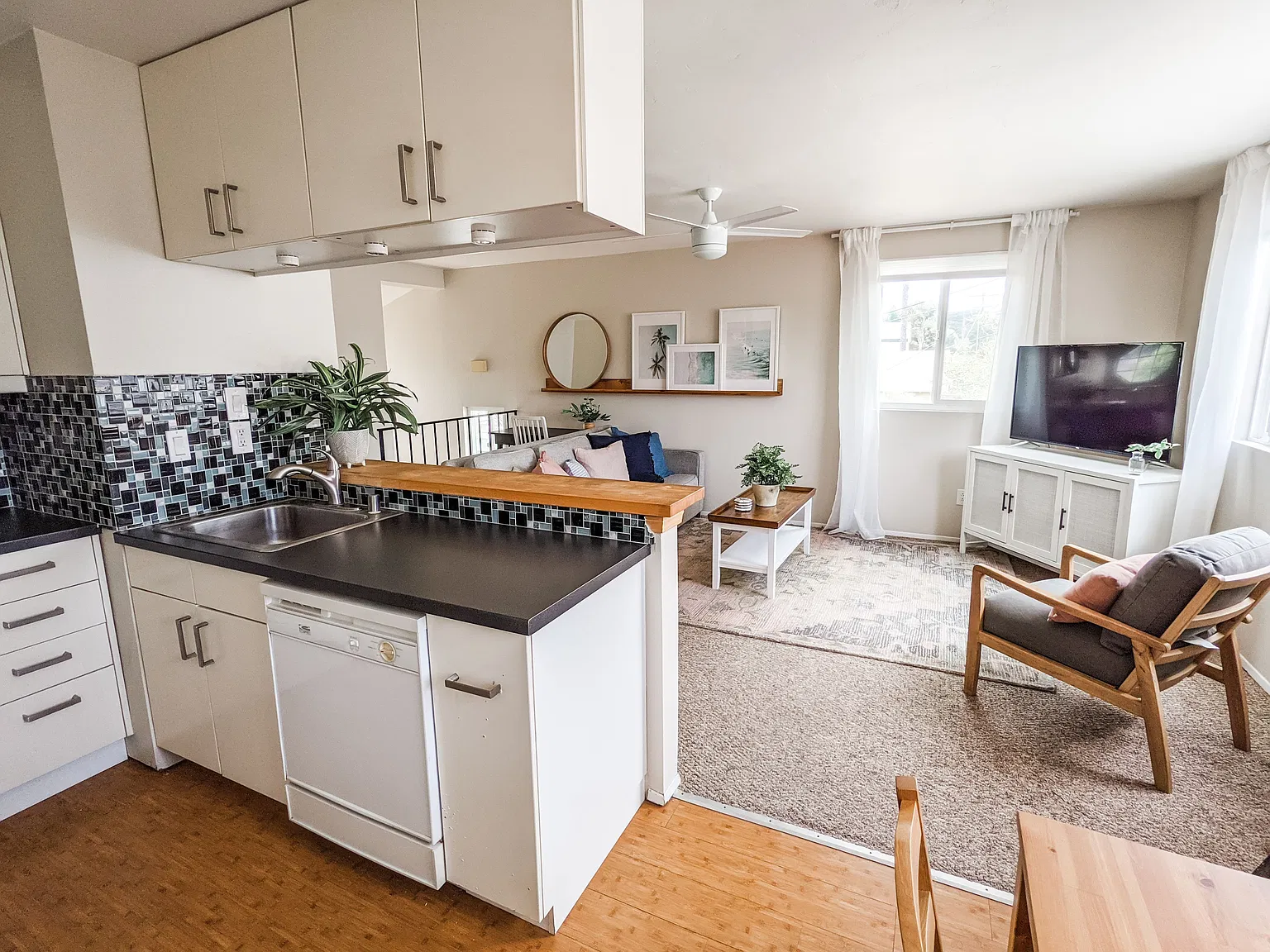2 bed, $4,300 — Photo 2