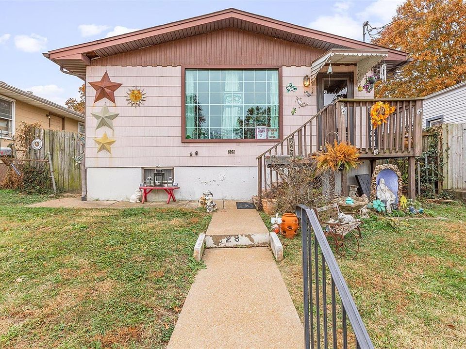1st image of 228 Waller Ave
