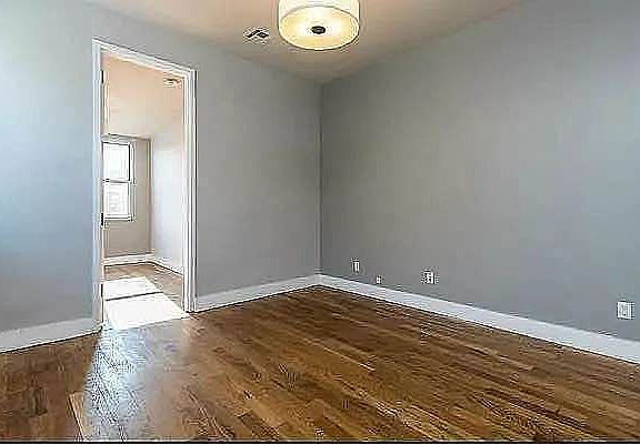 5th image of 132 Meserole St #2F