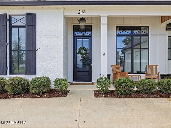 3rd image of 246 Arbor Trl