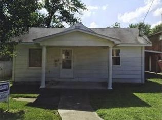 605 N Madison St, West Frankfort, IL 62896