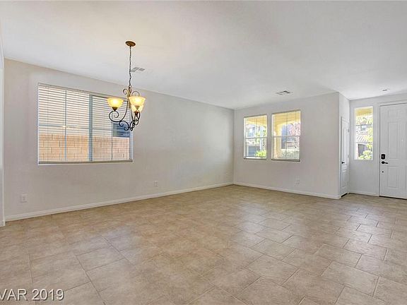 5th image of 137 Pettswood Dr