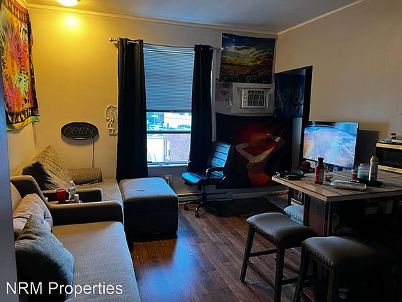3rd image of 321 Melwood Ave #204