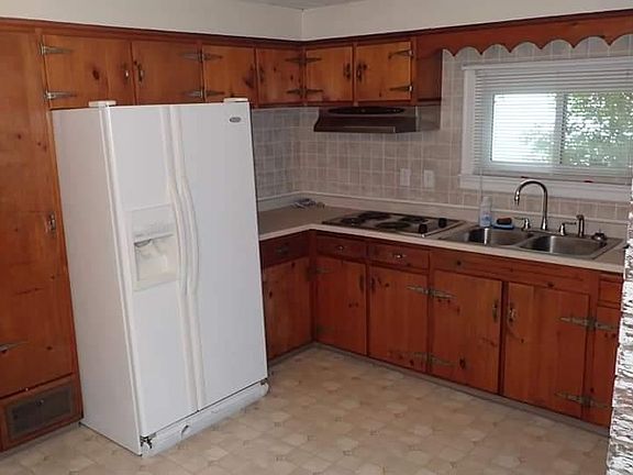 4th image of 324 Seminary Ave #1