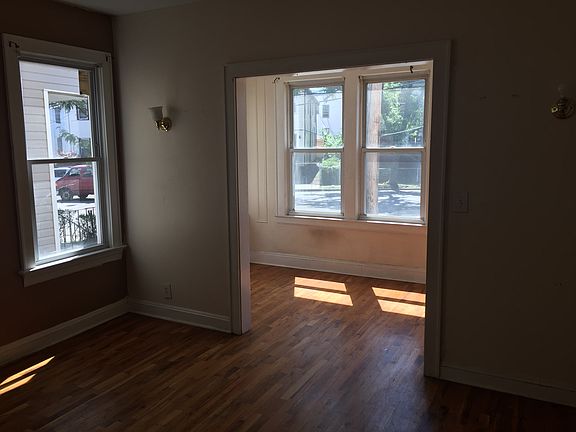 3rd image of 177 Carolina Ave