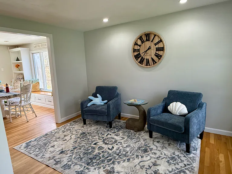 Iris Ln — Photo 6