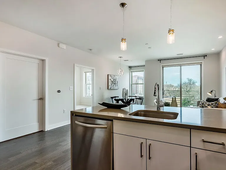 1350 Maryland Ave NE #401 — Photo 8