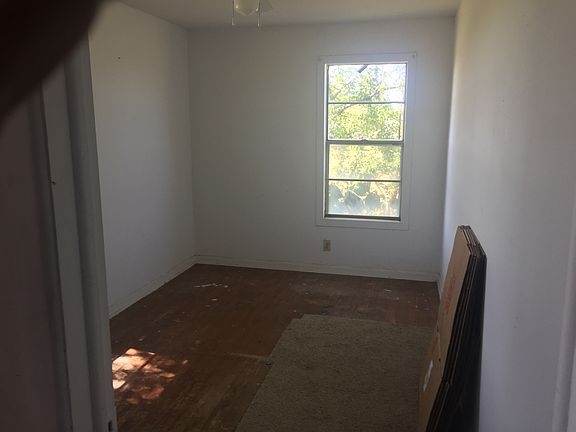 2nd image of 717 Chickery St