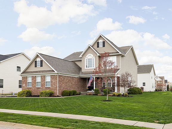 3rd image of 7820 Parkdale Dr