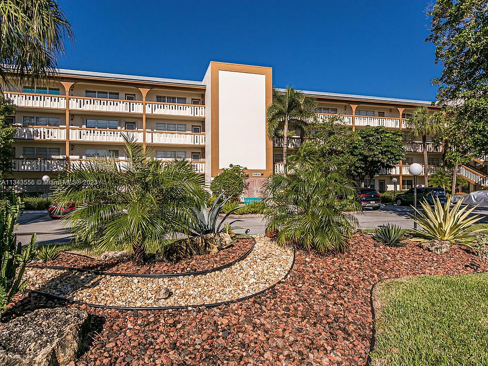 1st image of 4302 Martinique Cir APT F1