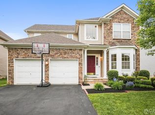 15 Boudinot Ln, Somerset, NJ 08873