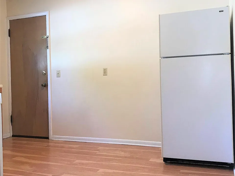 Eat-in Area, Back Door