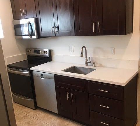2nd image of 305 40th St APT C