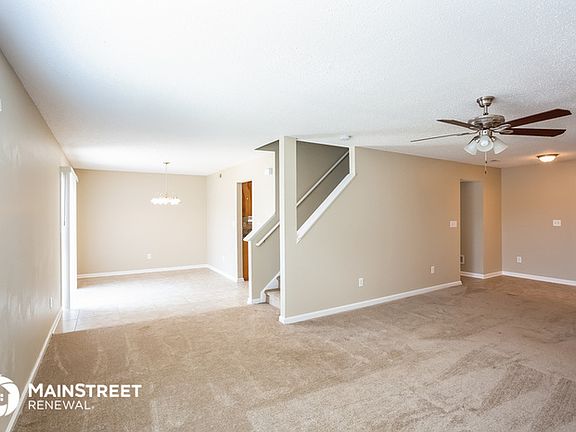 5th image of 3848 Roundwood Dr