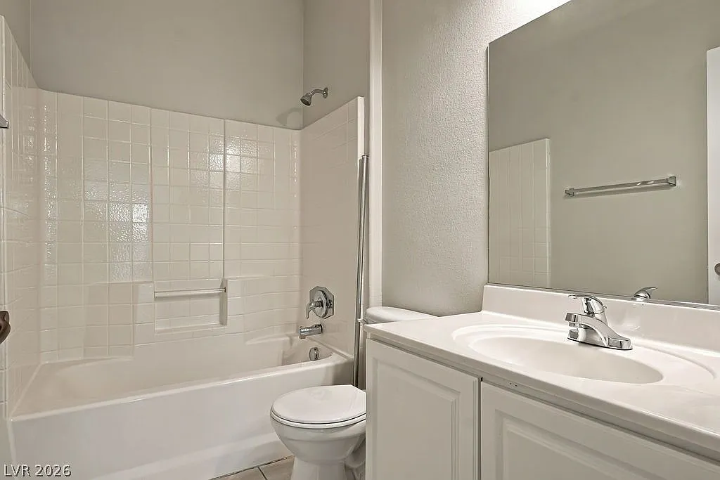3 bed, 2.5 bath, 1389 sqft, $1,695 — Photo 1