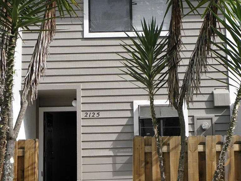 2125 SW 39TH WAY