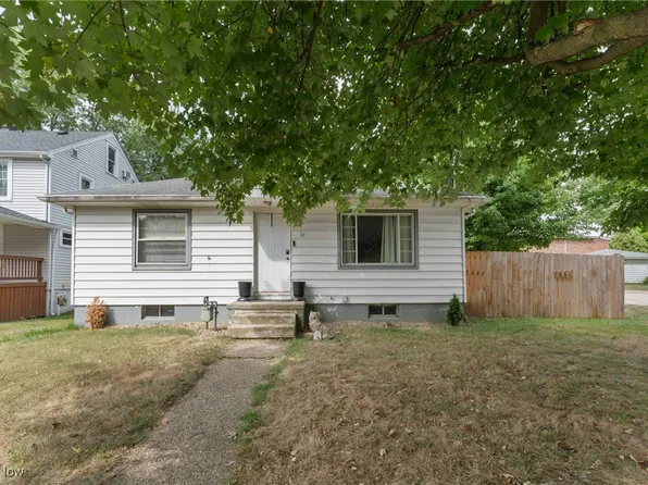 48 Marion Ave, Mogadore, OH 44260