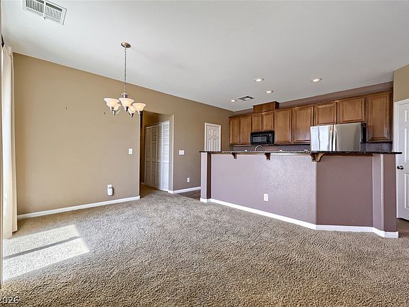 3rd image of 20 Hudson Canyon St Unit 3