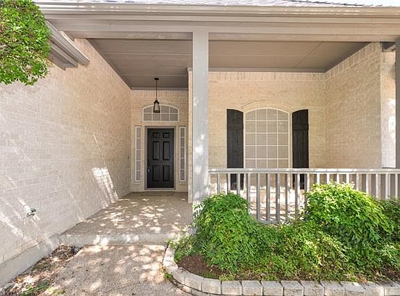 4th image of 7005 Brierhollow Ct