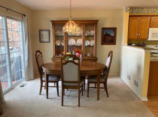 518 Citadel Cir, Westmont, IL 60559