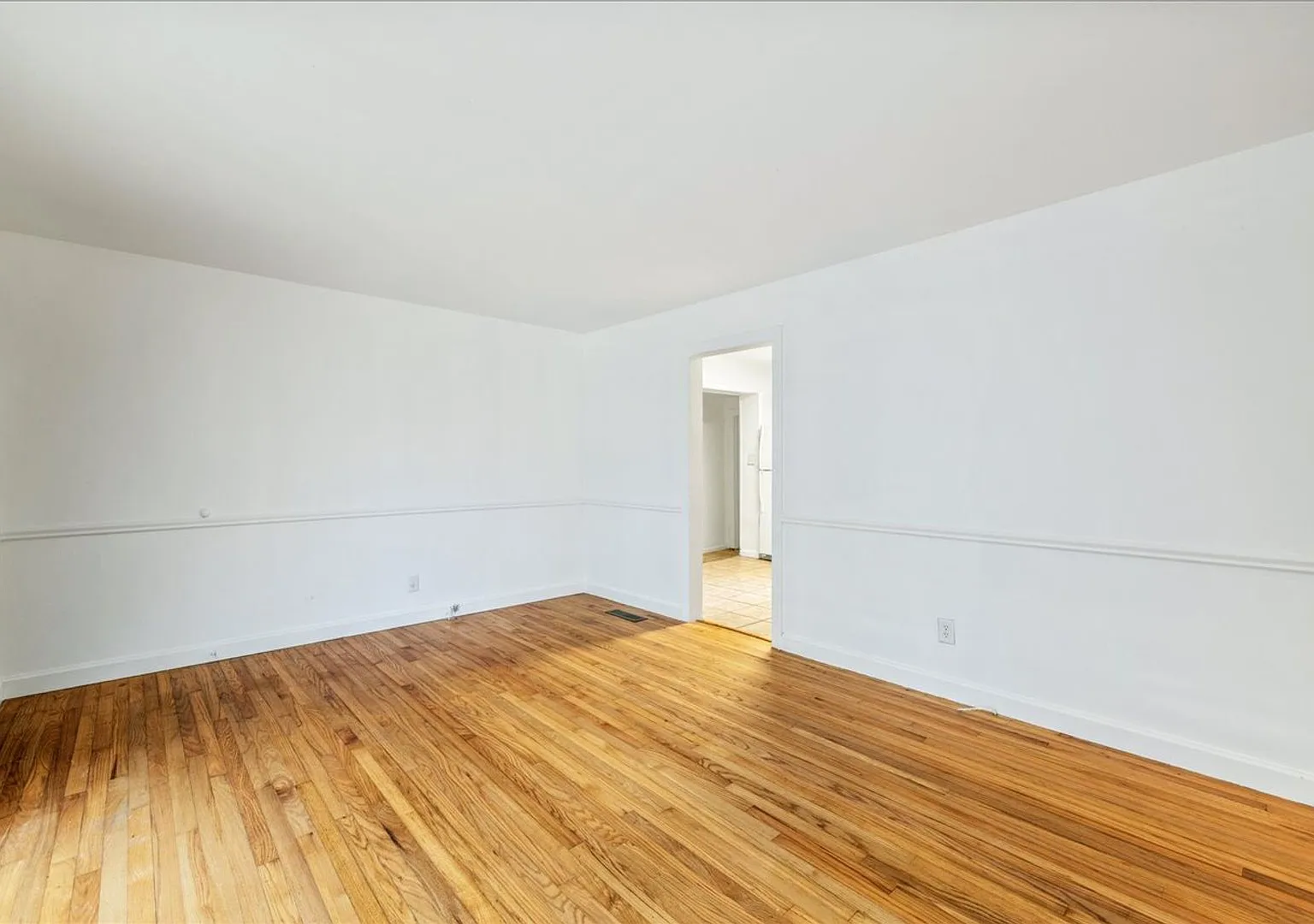 Beautiful 4 Bedroom House 5 Minutes away from FSU for 2027!! — Photo 4