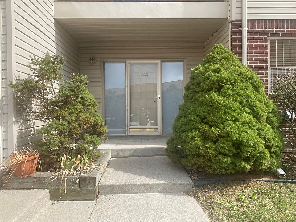 1st image of 43226 Fountain Dr