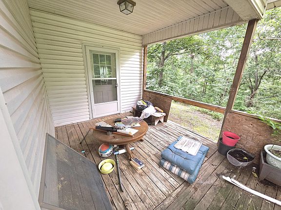 5th image of 642 Oakley Rd
