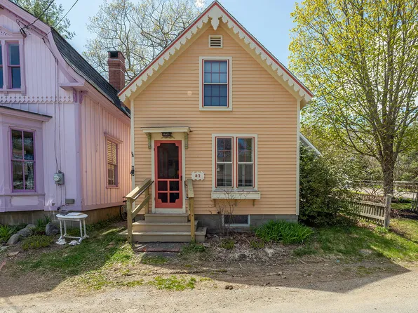 37 Broadway, Northport, ME 04849