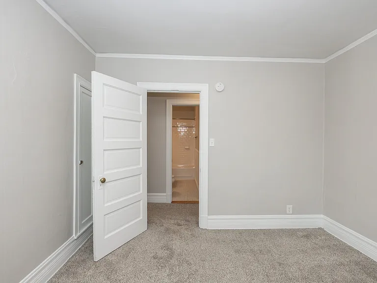 1137 E 10th Ave — Photo 26