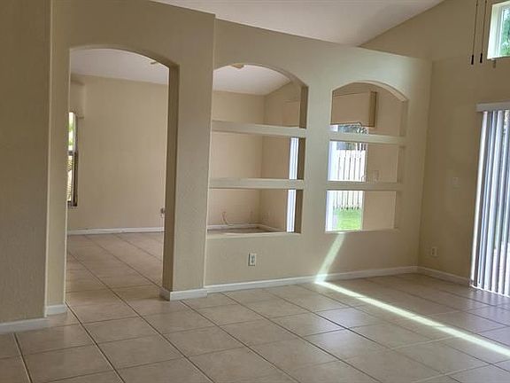 4th image of 4234 Maggiore Way