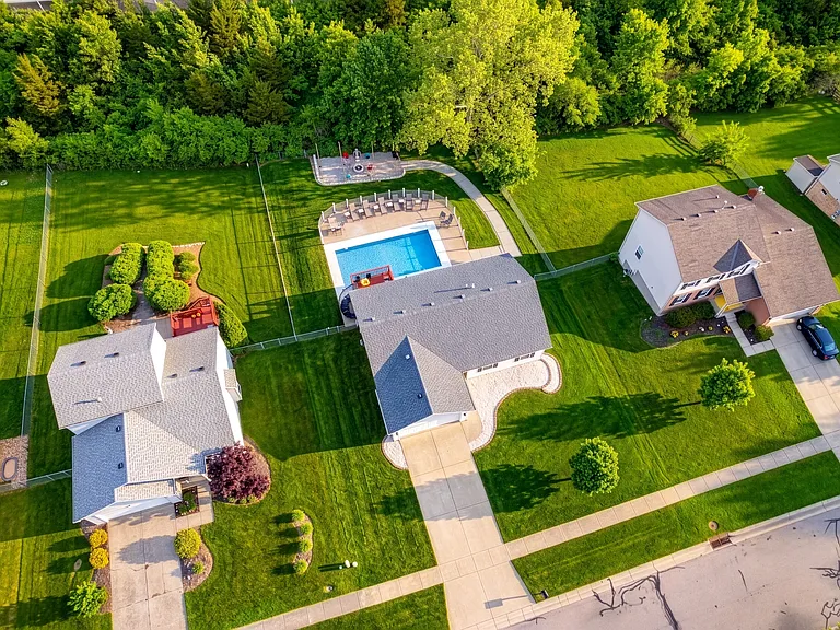 6824 Beagle Dr — Photo 45