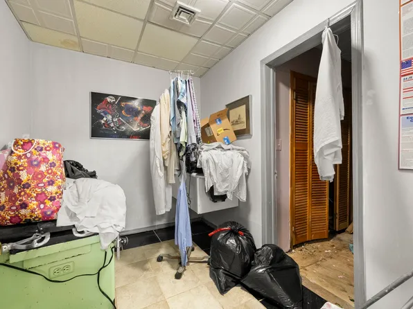 5910 Palisade Avenue image 9 of 23