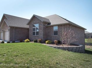 1925 N Brookhollow Dr, Nixa, MO 65714