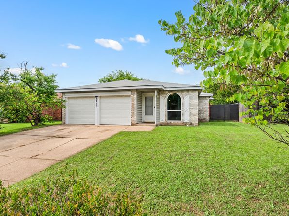 1715 Quinlan Ct, Arlington, TX 76018