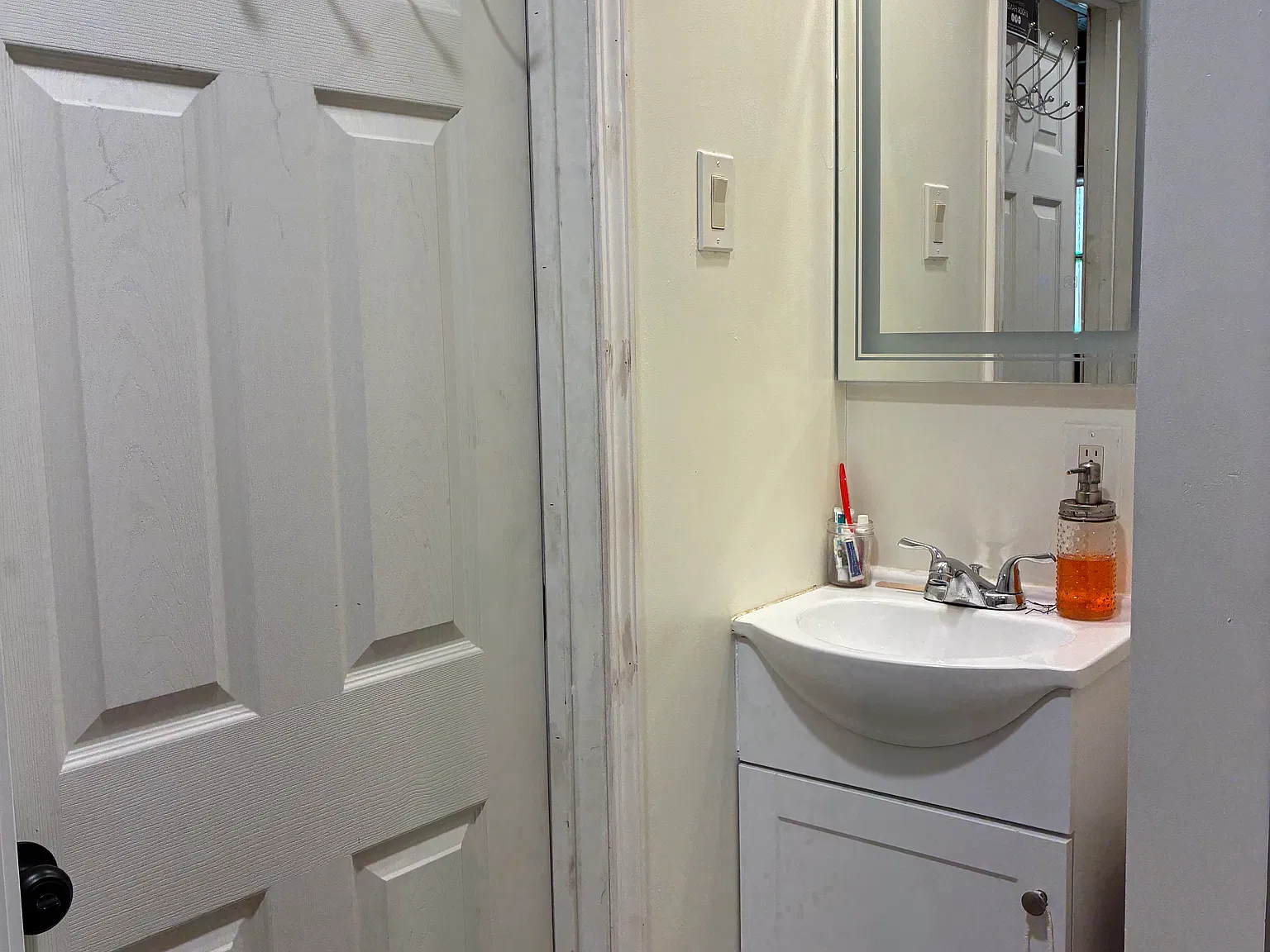 8101 Sunkist Dr — Photo 1