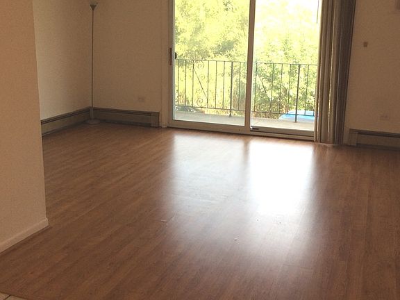 3rd image of 12716 S La Crosse Ave APT 203