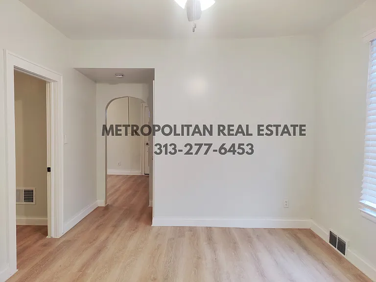 22340 Park St — Photo 6